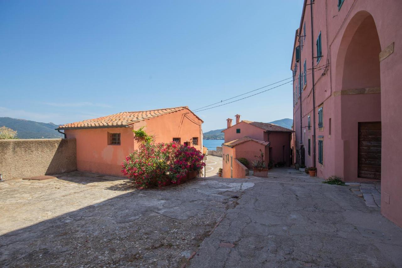 Helloelba Appartamento Il Faro Портоферрайо Экстерьер фото